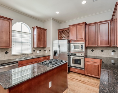 315 Sandman Street - Photo Thumbnail 32