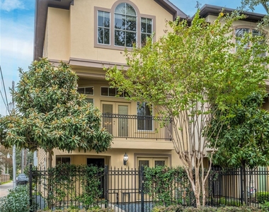 315 Sandman Street - Photo Thumbnail 2