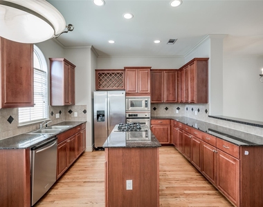 315 Sandman Street - Photo Thumbnail 31