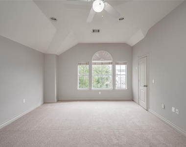 315 Sandman Street - Photo Thumbnail 8