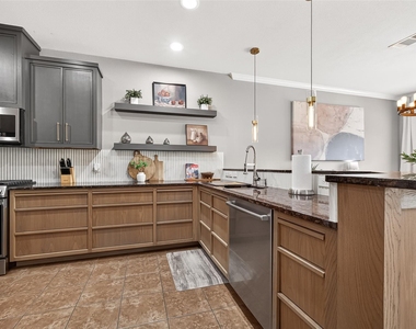 6639 Sharpstone Creek Lane - Photo Thumbnail 11