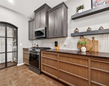 6639 Sharpstone Creek Lane - Photo Thumbnail 12