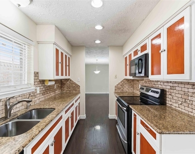 3415 Honey Creek Drive - Photo Thumbnail 11