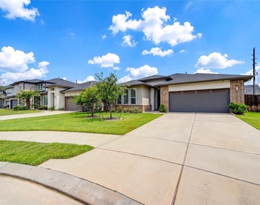 3306 Black Gore Creek Drive - Photo Thumbnail 9