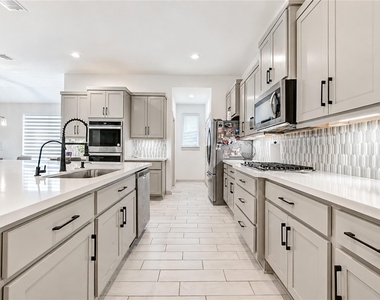 3306 Black Gore Creek Drive - Photo Thumbnail 17