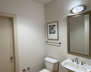 4899 Montrose Boulevard - Photo Thumbnail 10