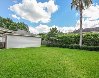 17415 Fountainview Circle - Photo Thumbnail 19
