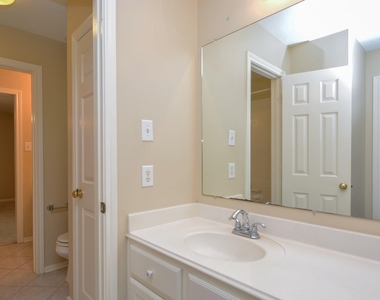 17415 Fountainview Circle - Photo Thumbnail 14