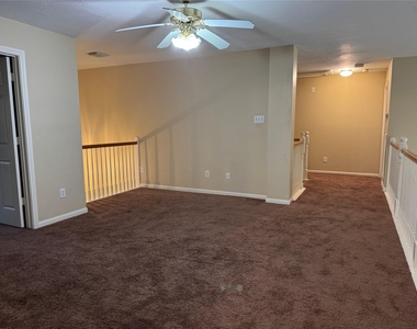 17415 Fountainview Circle - Photo Thumbnail 6