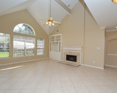 17415 Fountainview Circle - Photo Thumbnail 7