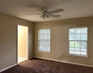 17415 Fountainview Circle - Photo Thumbnail 16
