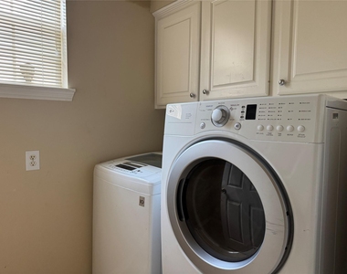 17415 Fountainview Circle - Photo Thumbnail 11