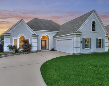 15 Newberry Court - Photo Thumbnail 3