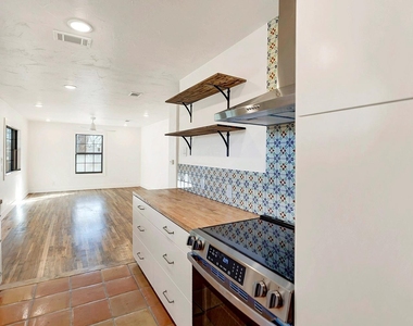 510 Parkview Boulevard - Photo Thumbnail 5