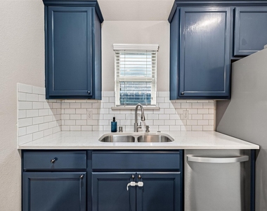 4631 Stolz Trail - Photo Thumbnail 33