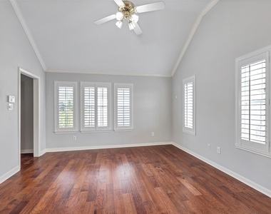 1508 Crocker Street - Photo Thumbnail 14
