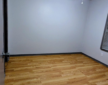 5903a Nancy Ann Street - Photo Thumbnail 3