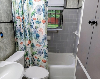 5903a Nancy Ann Street - Photo Thumbnail 5