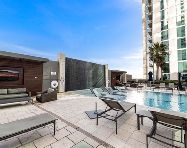 5925 Almeda Road - Photo Thumbnail 20