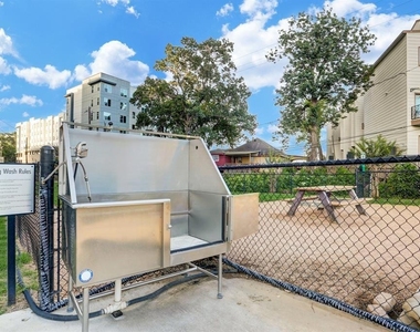 5925 Almeda Road - Photo Thumbnail 28
