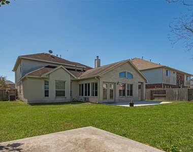 11315 Sailwing Creek Court - Photo Thumbnail 39