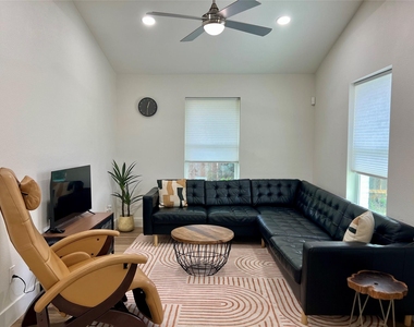 1119 Panama Street - Photo Thumbnail 29