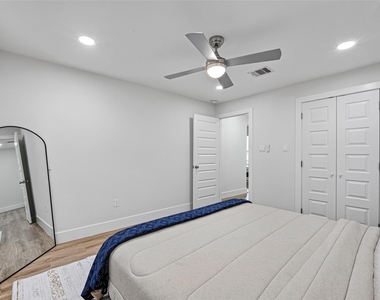 1119 Panama Street - Photo Thumbnail 13