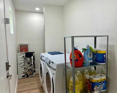 1119 Panama Street - Photo Thumbnail 20