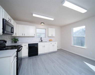 12934 Kingston Point Lane - Photo Thumbnail 7