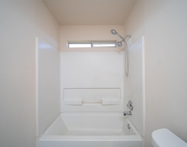 12934 Kingston Point Lane - Photo Thumbnail 23