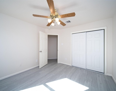 12934 Kingston Point Lane - Photo Thumbnail 19