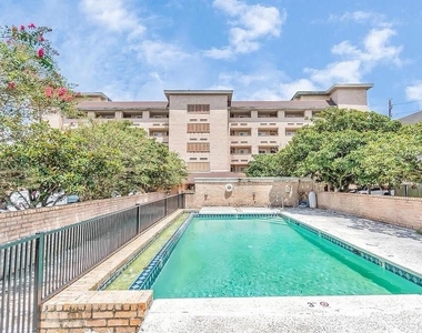 2210 Dorrington Street - Photo Thumbnail 13