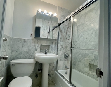 440 East 78th Street, 2D - Photo Thumbnail 11