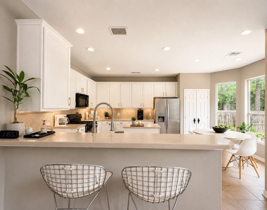 167 N Wynnoak Circle - Photo Thumbnail 9