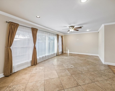 1221 Aurora Street - Photo Thumbnail 2