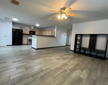 21119 Brae Point Court - Photo Thumbnail 4
