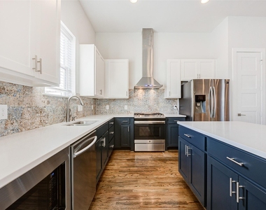 1603 Colorado Street - Photo Thumbnail 7