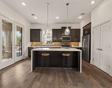 1604 Ovid Street - Photo Thumbnail 15