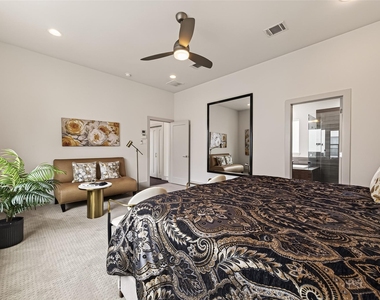 1604 Ovid Street - Photo Thumbnail 2
