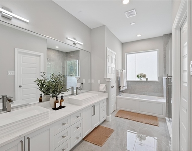 1122 W 16th Street - Photo Thumbnail 12