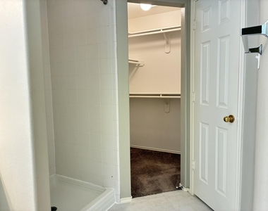 12402 Ravens Chase Lane - Photo Thumbnail 25
