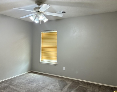 12402 Ravens Chase Lane - Photo Thumbnail 18