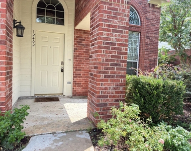 12402 Ravens Chase Lane - Photo Thumbnail 3