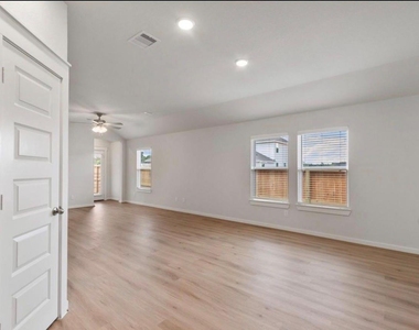 2971 Colonia Blossom Lane - Photo Thumbnail 14