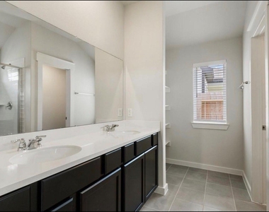 2971 Colonia Blossom Lane - Photo Thumbnail 10