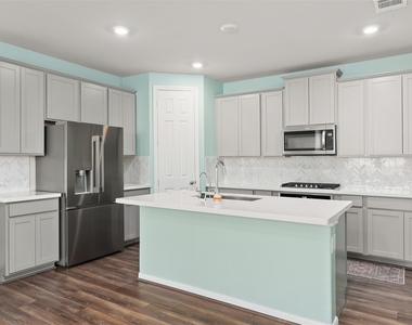 2108 Sweet Bay Drive - Photo Thumbnail 9