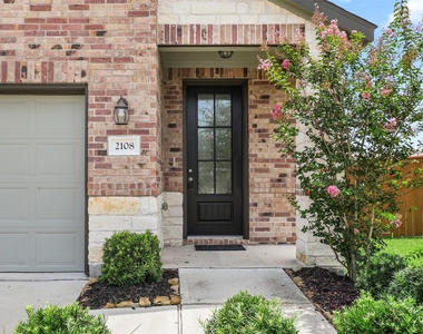 2108 Sweet Bay Drive - Photo Thumbnail 1