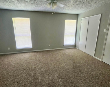 3860 Jasmine Drive - Photo Thumbnail 4
