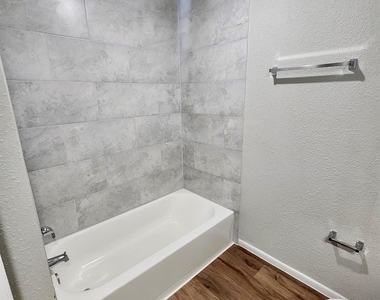 3860 Jasmine Drive - Photo Thumbnail 8