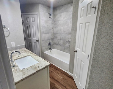 3860 Jasmine Drive - Photo Thumbnail 6
